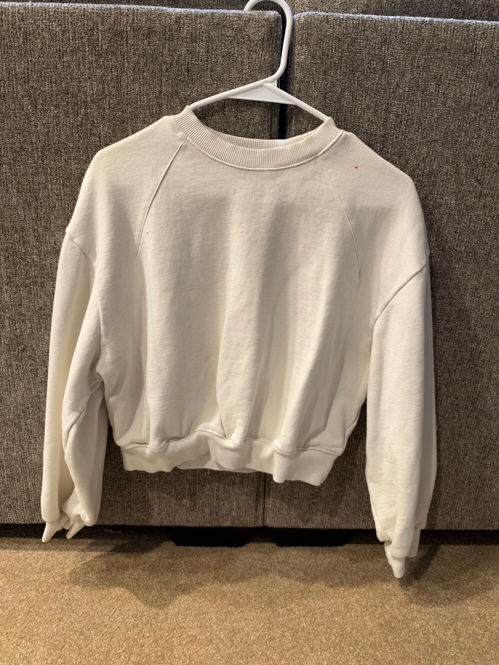 Women’s Zara Cropped White Sweater Size Small